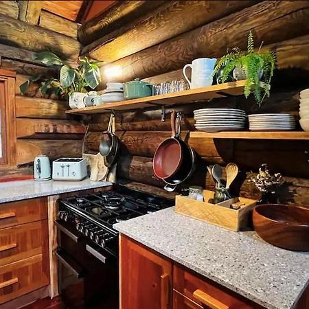 Coromandel Secluded Log Cabin Retreat Hikuai Eksteriør billede