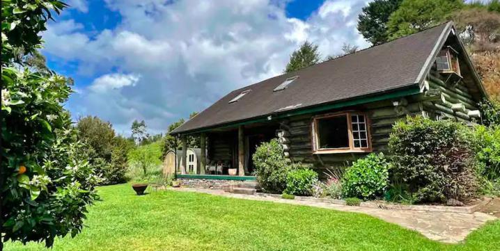 Coromandel Secluded Log Cabin Retreat Hikuai Eksteriør billede